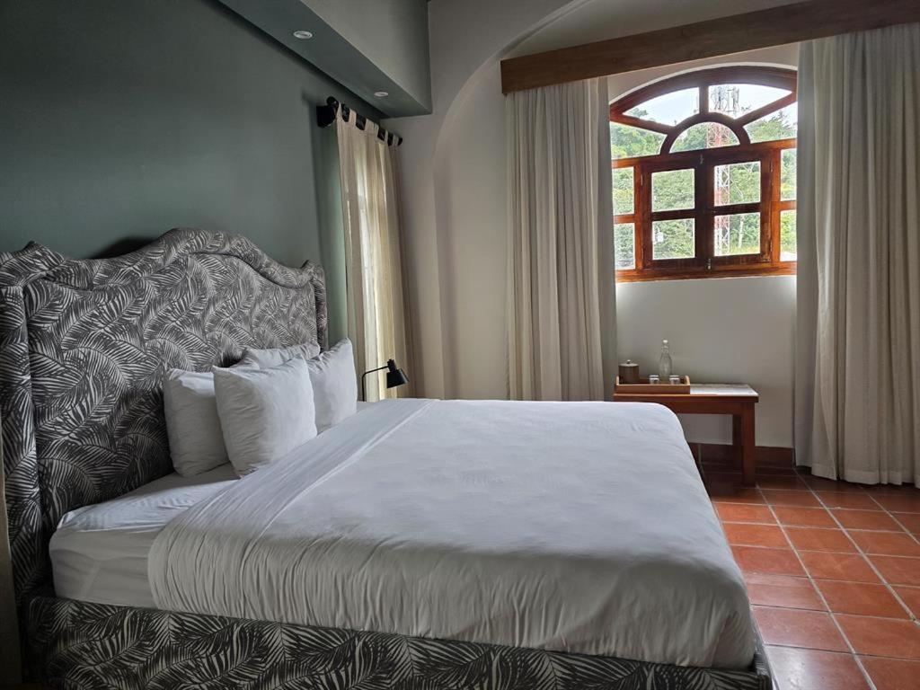 Alta Las Palomas Hotel Сан Хосе Екстериор снимка